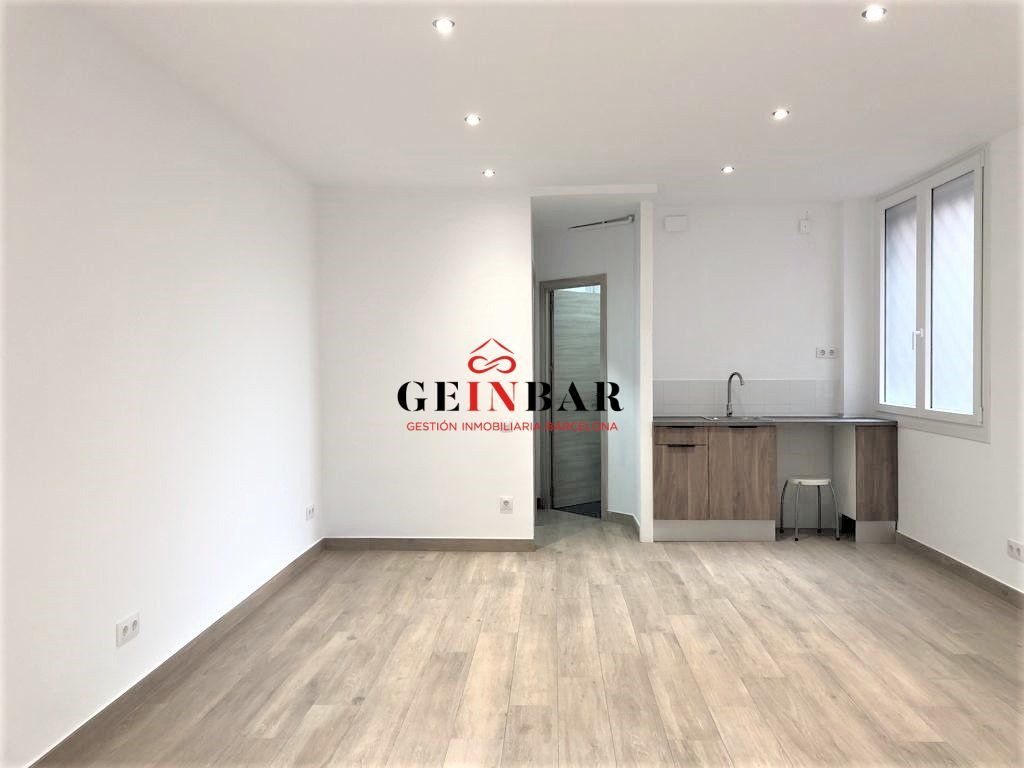 Dormitori de Local de lloguer en  Barcelona Capital