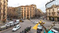 Außenansicht von Wohnung zum verkauf in  Barcelona Capital mit Heizung, Terrasse und Balkon