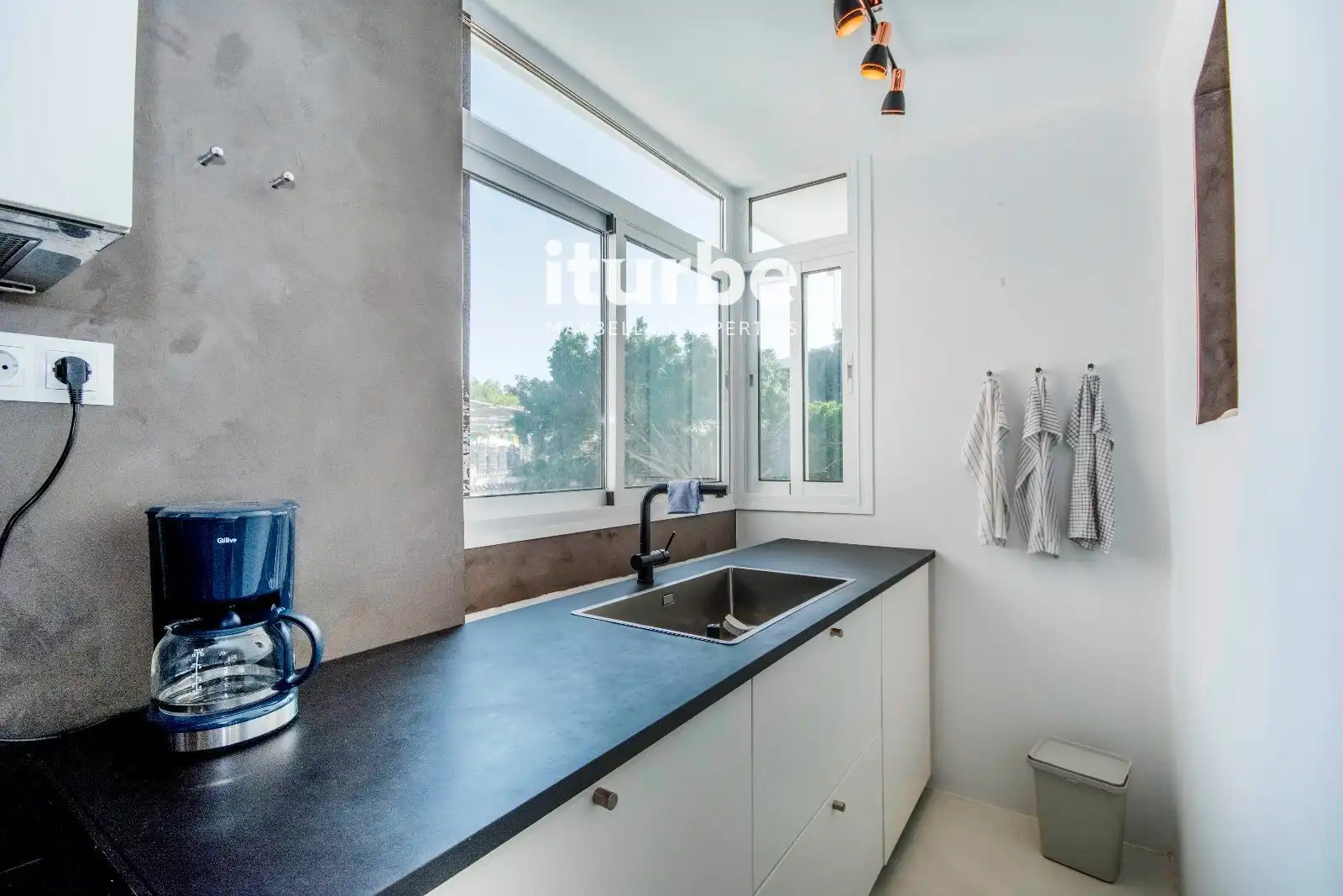 Cocina de Piso en venta en Marbella con Terraza, Piscina y Amueblado