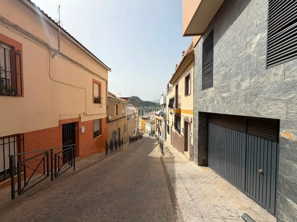 Vista exterior de Pis en venda en Jaén amb Aire condicionat, Terrassa i Moblat