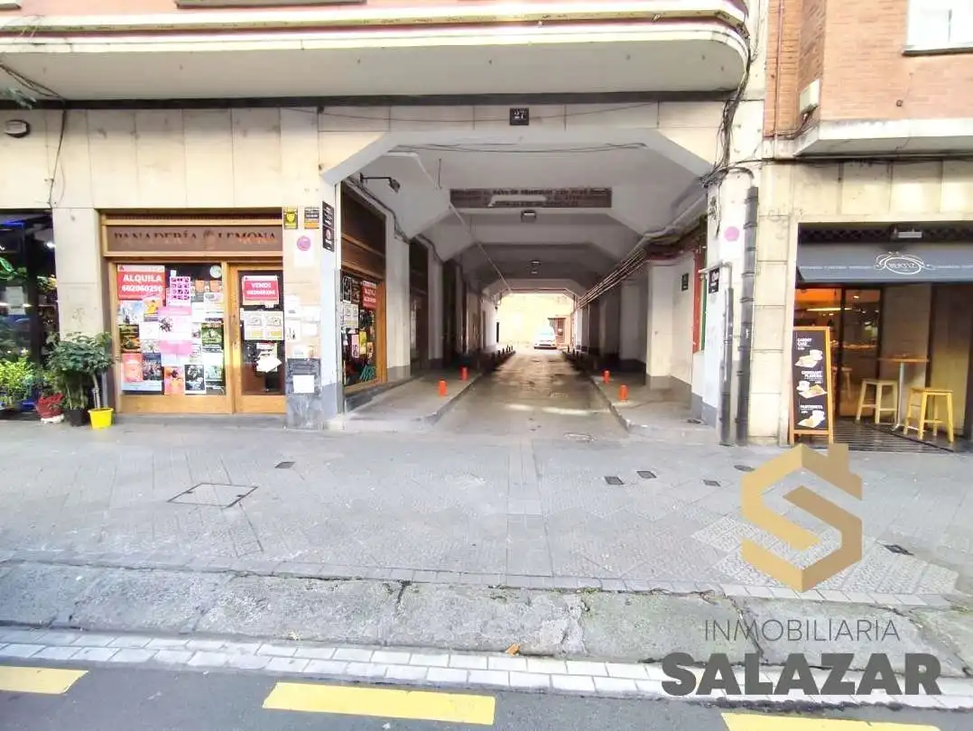 Garage for rent in Urkixo Zumarkalea, Zona Indautxu