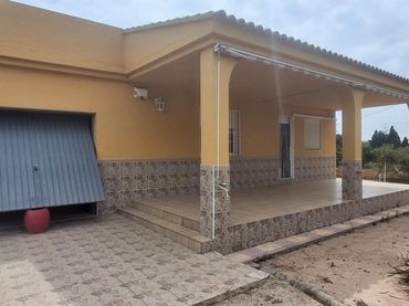Villa con giardino in vendita a El Marenyet