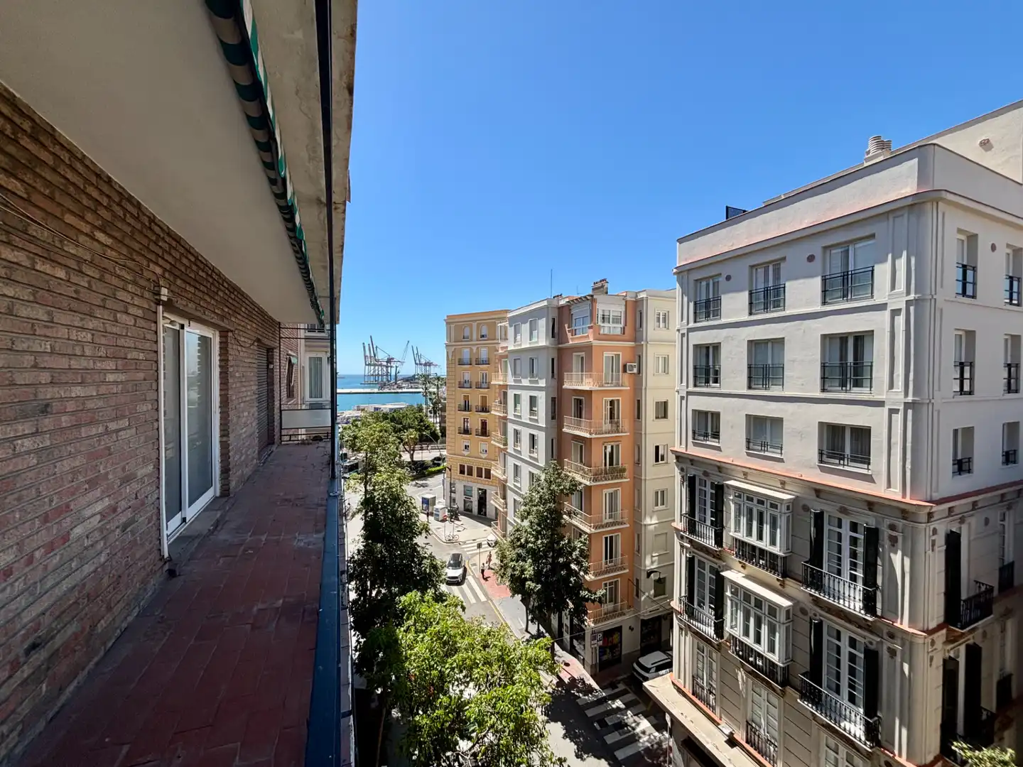Vista exterior de Piso en venta en Málaga con Terraza y Balcón
