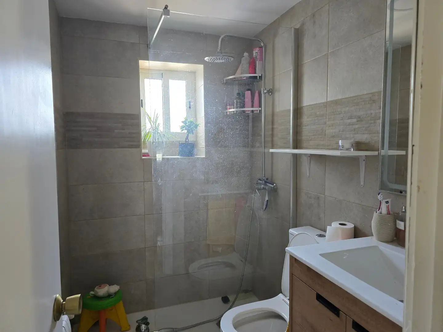 Badezimmer von Wohnung zum Verkauf in Zaragoza mit Heizung, Möbliert und Balkon