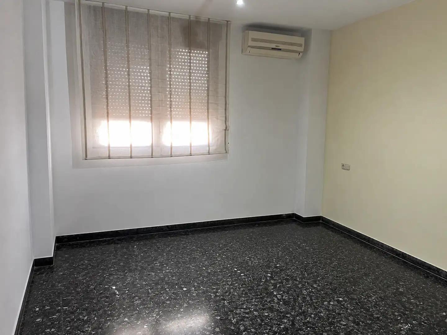 Dormitori de Pis en venda en Ontinyent amb Aire condicionat, Calefacció i Traster