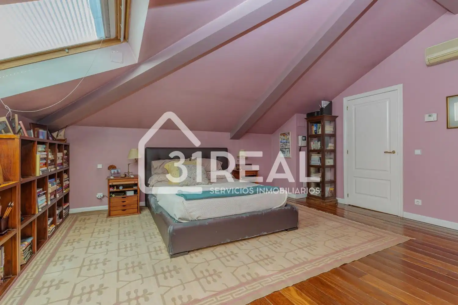 Bedroom of Houses for sale in Madrid
