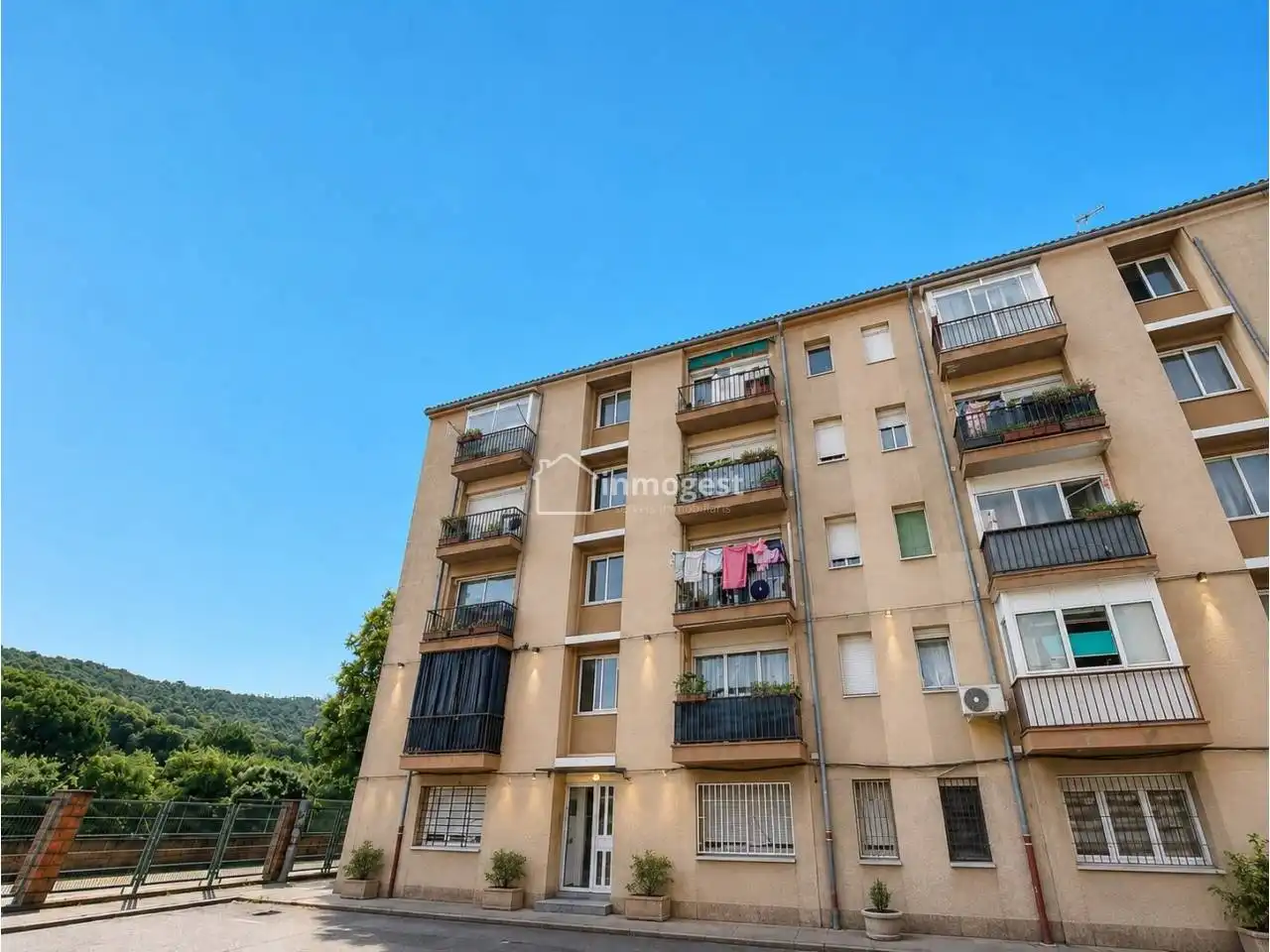 Vista exterior de Piso en venta en Girona con Calefacción, Amueblado y Balcón