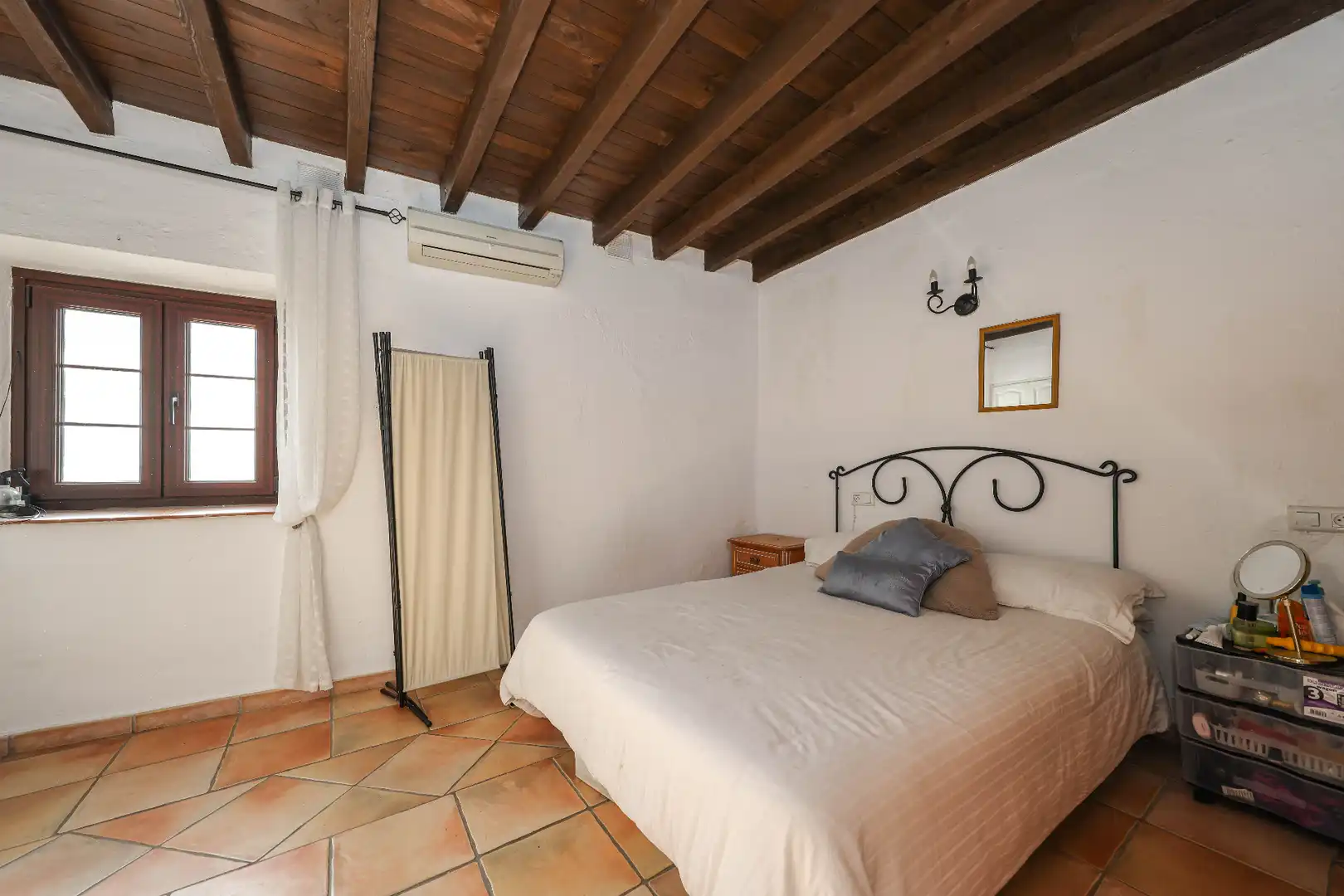 Habitación de Casa adosada en venta en Guaro con Aire acondicionado