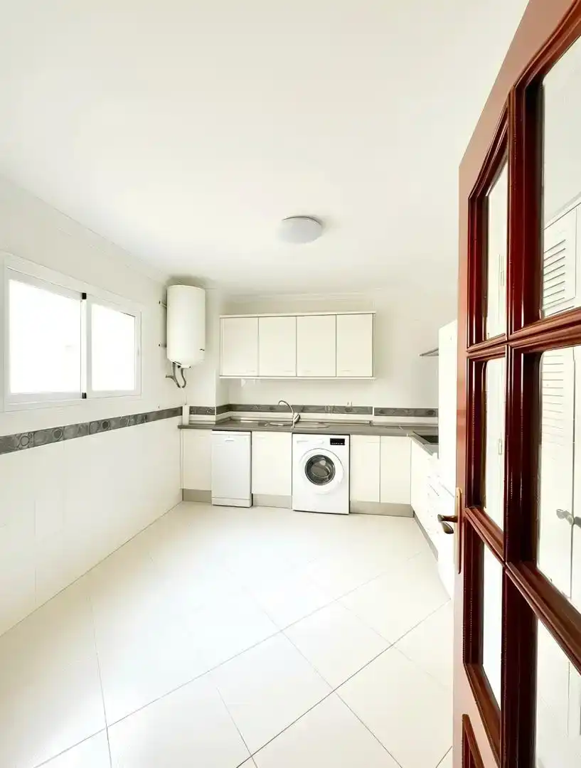 Küche von Wohnung zur Miete in Málaga mit Klimaanlage