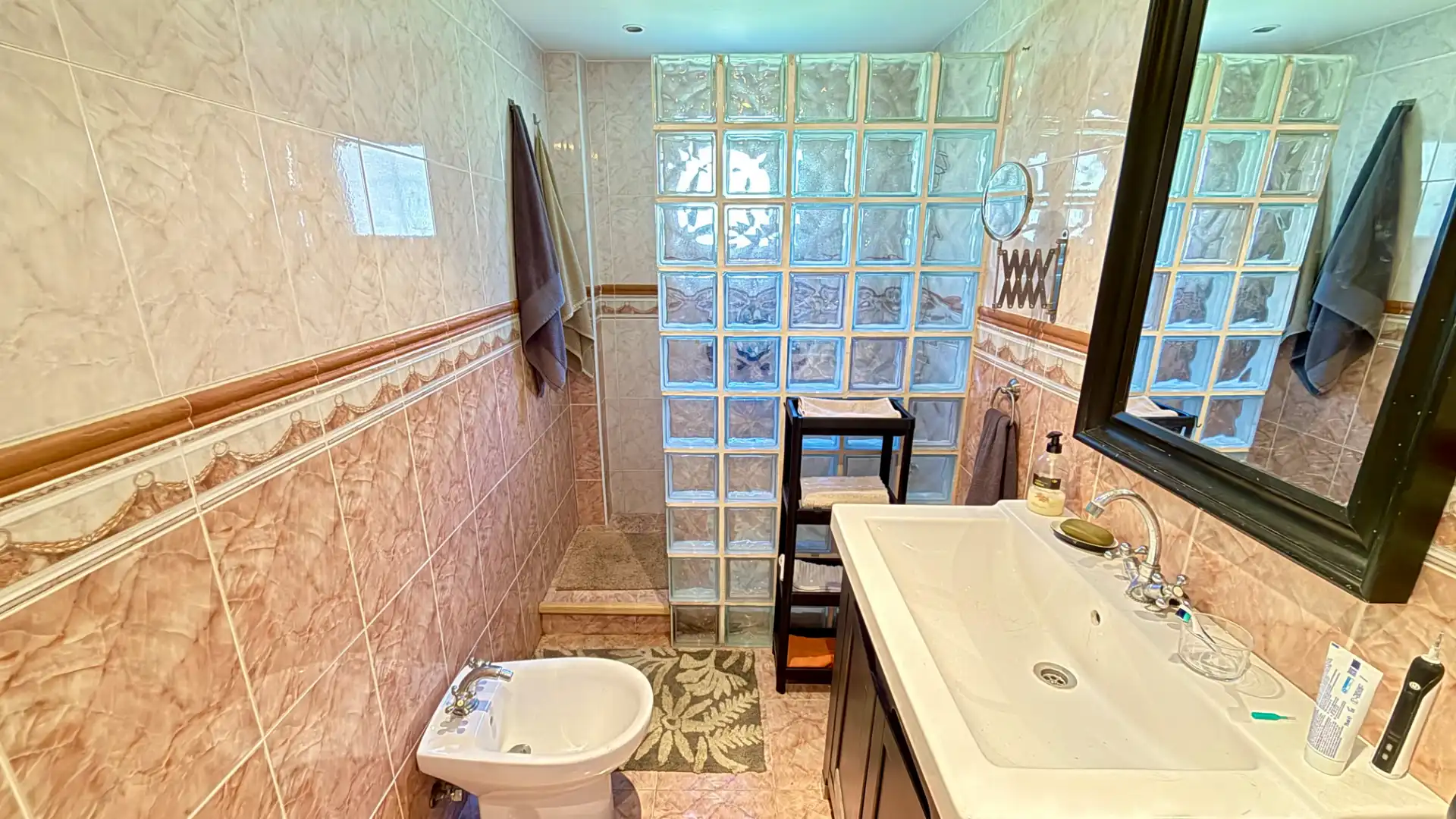 Baño de Piso de alquiler en Málaga con Aire acondicionado, Terraza y Amueblado