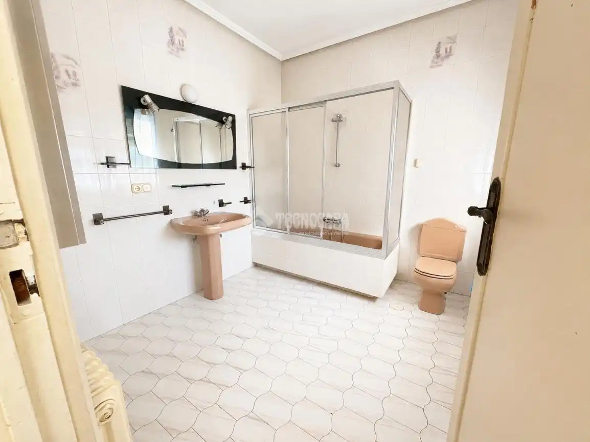 Baño de Casa o chalet en venta en Torrijos con Calefacción, Terraza y Piscina