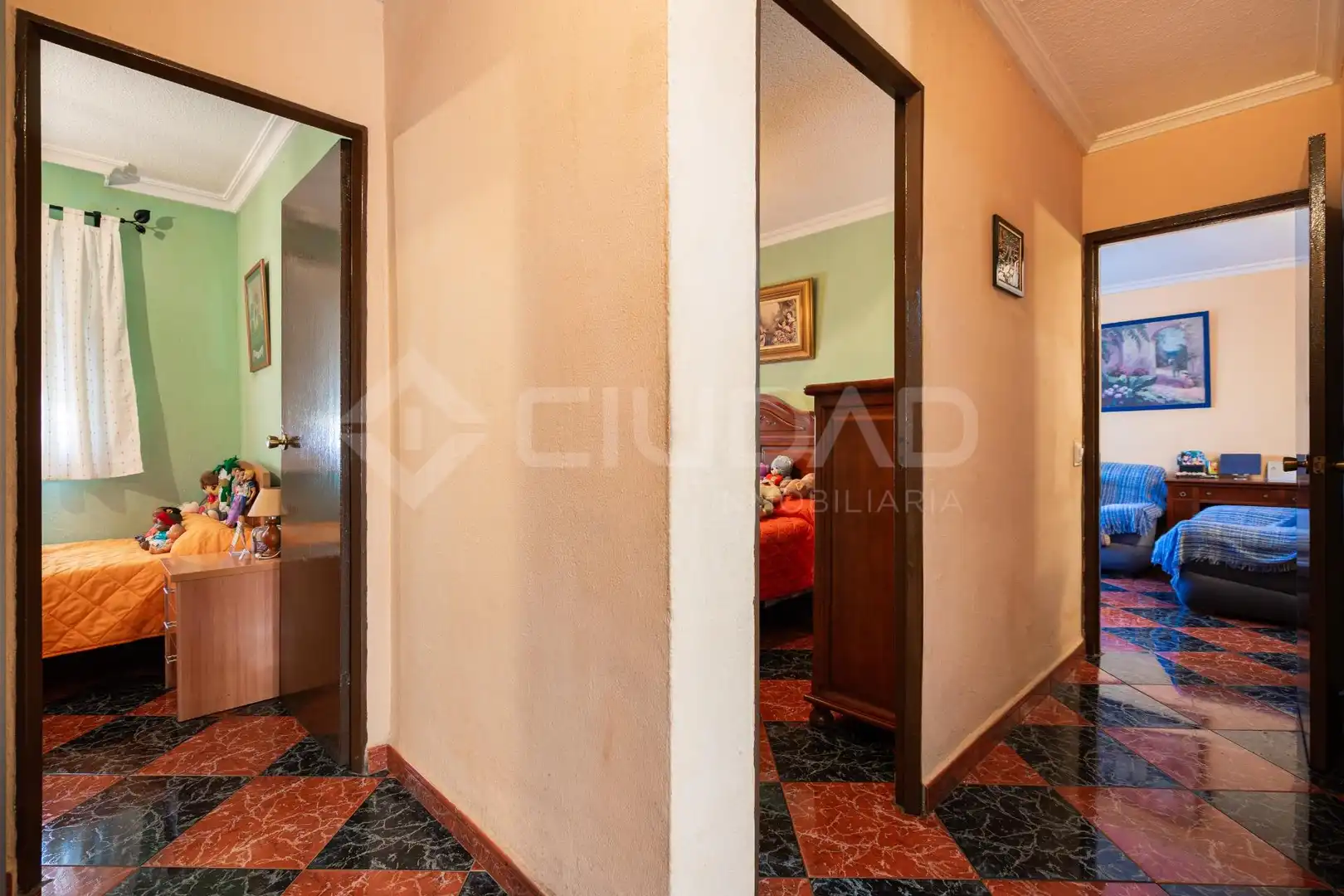 Flat for sale in Sevilla  with Air Conditioner