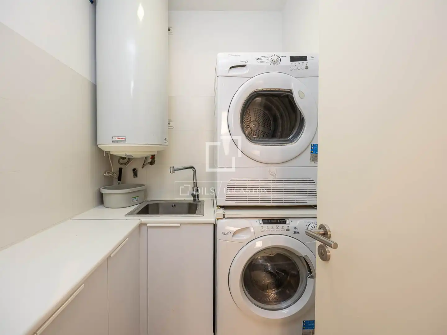Cocina de Piso en venta en Barcelona con Aire acondicionado