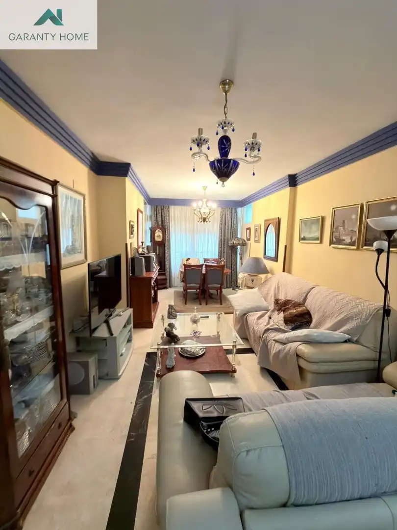 Sala de estar de Piso en venta en Marbella con Aire acondicionado, Calefacción y Terraza