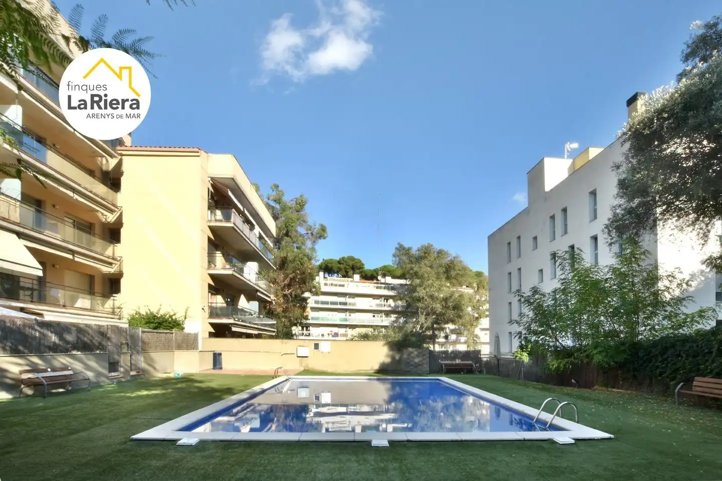 Piscina de Piso en venta en Urbanitzacions  