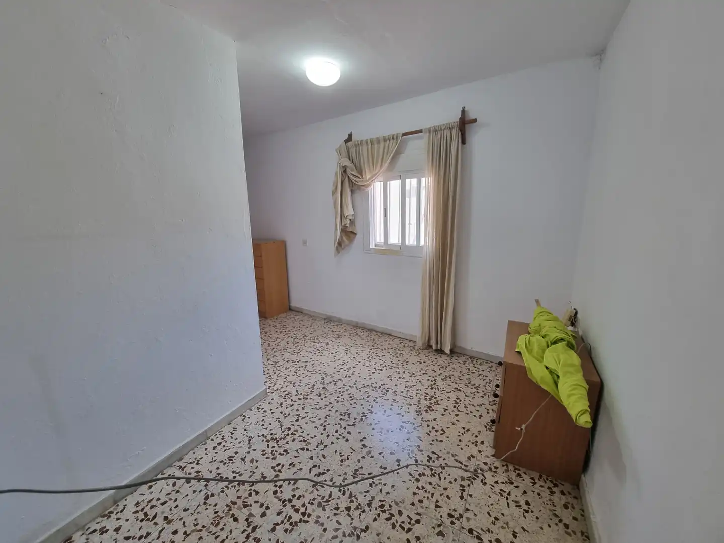 Dormitori de Casa o xalet en venda en Almería amb Jardí privat, Terrassa i Moblat