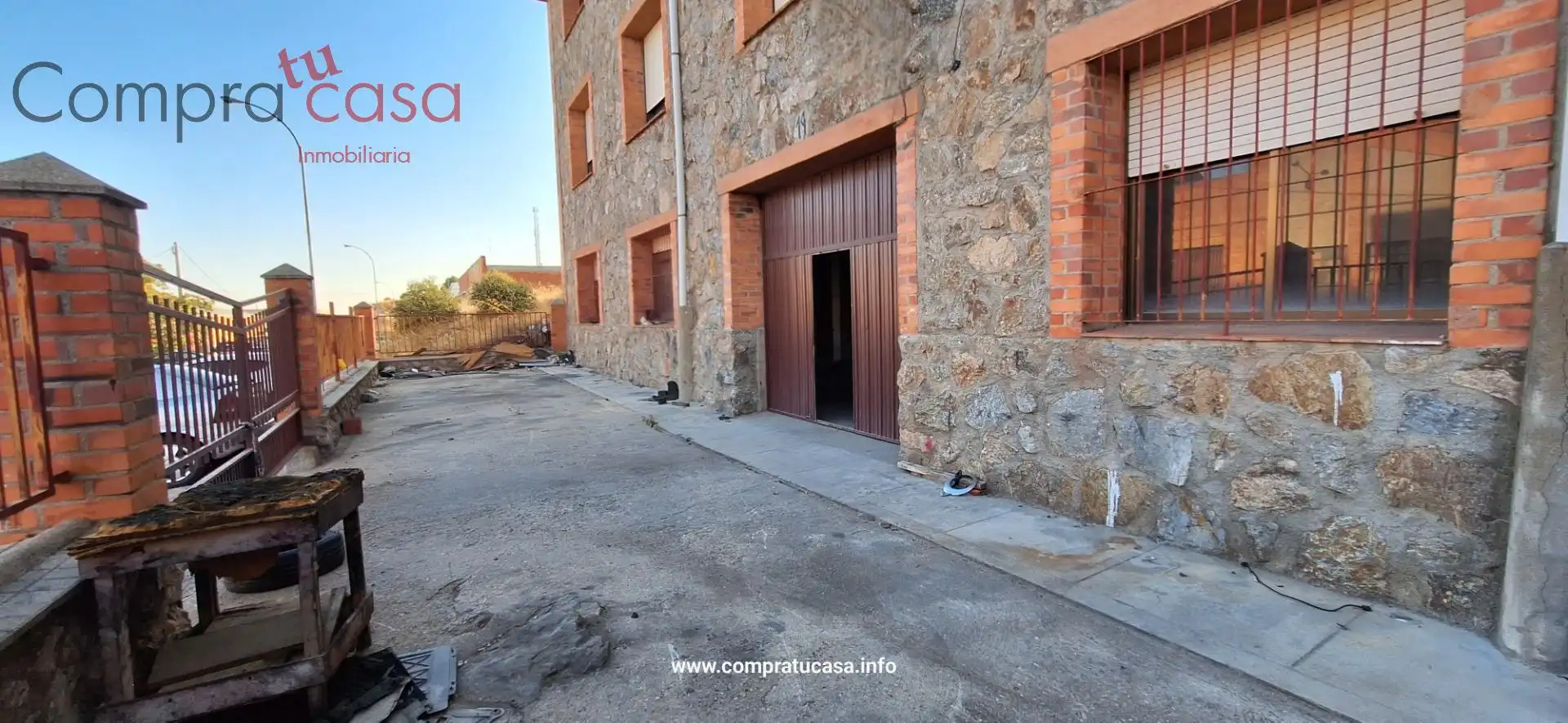 Business premises for sale in Calle de la Atalaya 19, imagen 2