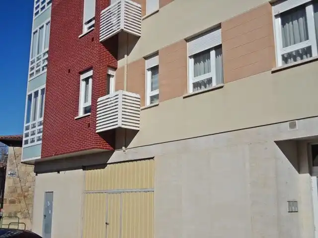 Außenansicht von Wohnung zum Verkauf in Salas de los Infantes mit Heizung