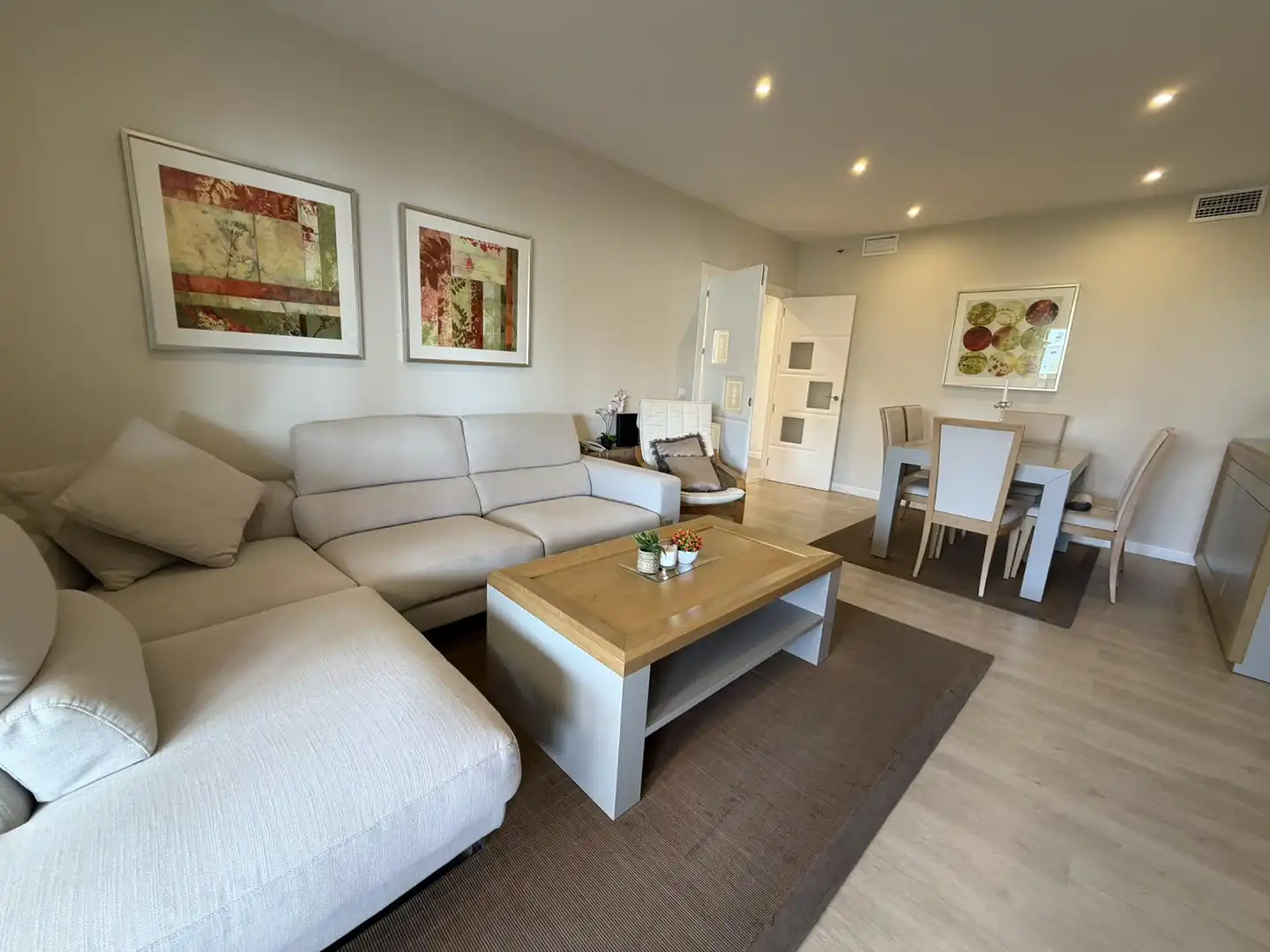 Sala de estar de Ático en venta en Benalmádena con Aire acondicionado, Calefacción y Jardín privado