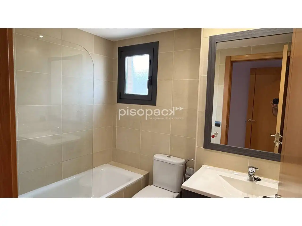 Baño de Piso en venta en Berrioplano / Berriobeiti con Calefacción, Parquet y Terraza
