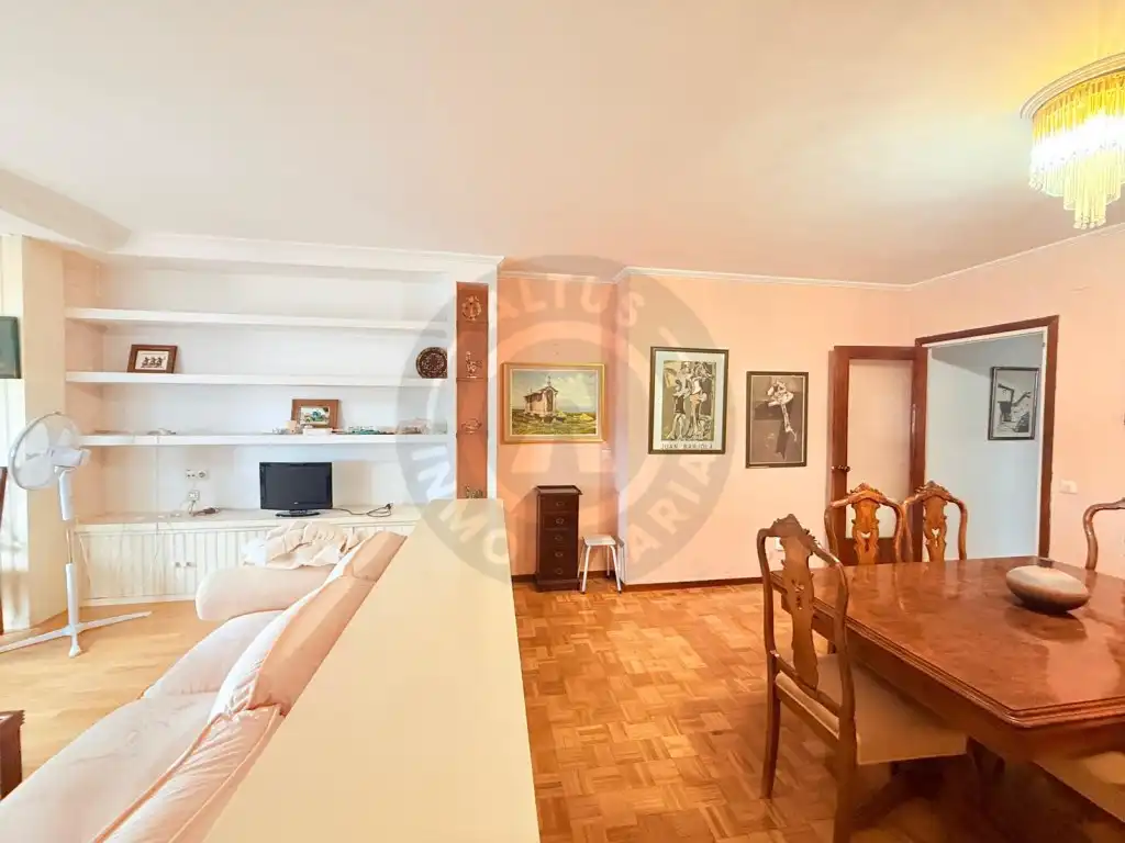Sala d'estar de Pis de lloguer en Cáceres amb Calefacció