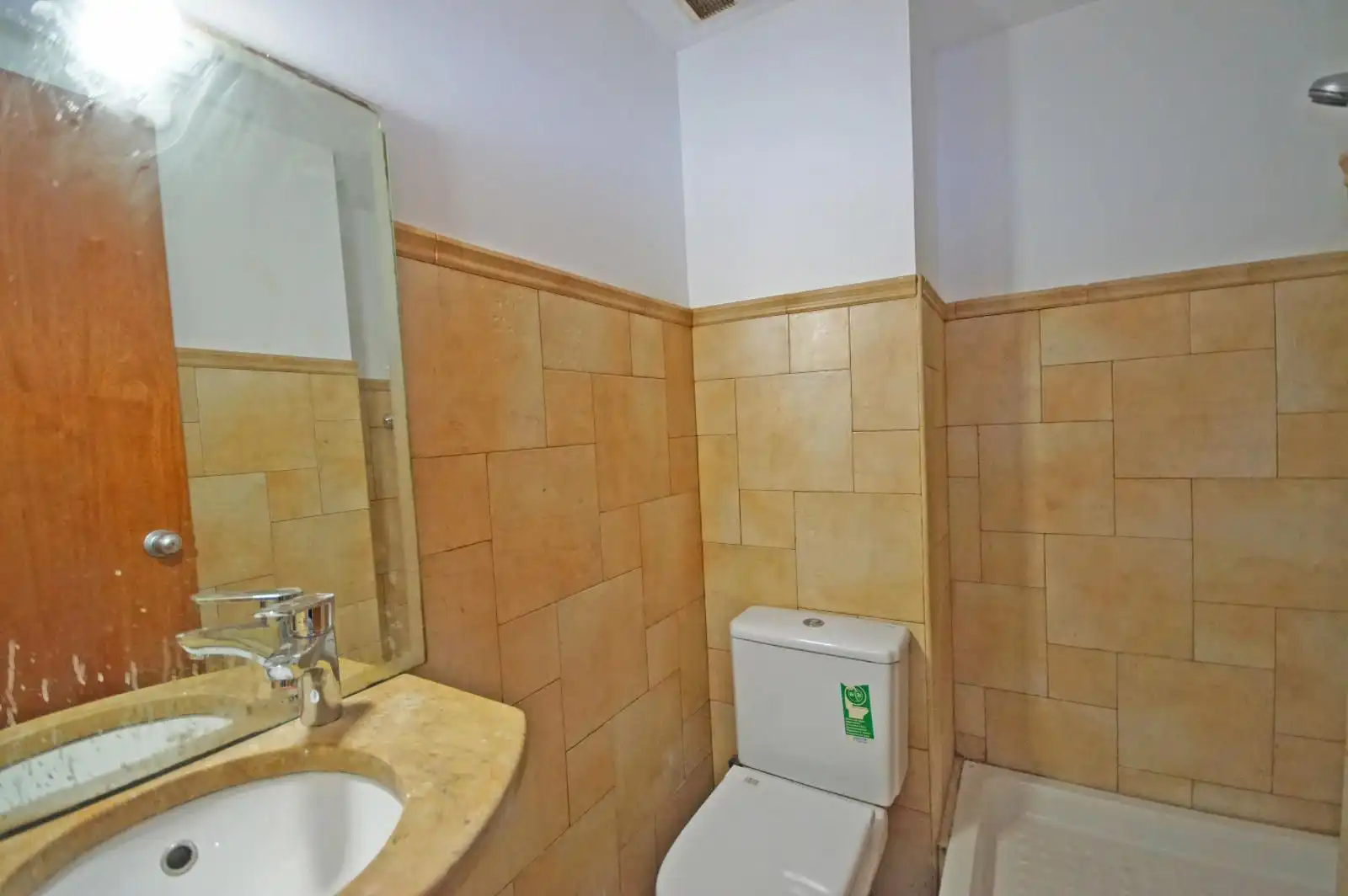 Badezimmer von Geschaftsraum zum Verkauf in Barcelona