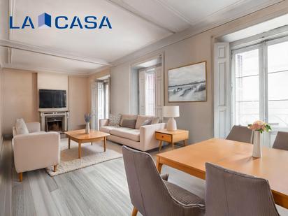 Living room of Flat for sale in  Madrid Capital  with Balcony