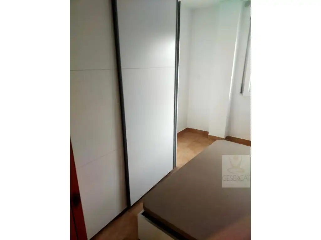 Dormitori de Pis en venda en Rubí