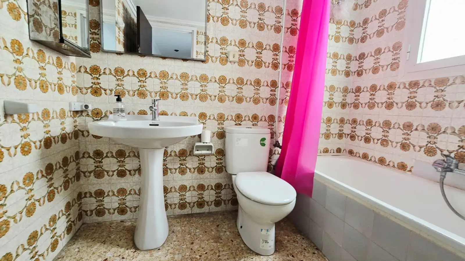 Bany de Apartament en venda en Oliva amb Terrassa, Moblat i Forn