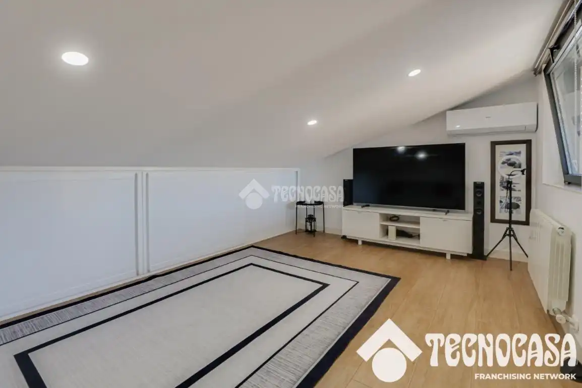 Casa o xalet en venda en Santa Coloma de Gramenet amb Aire condicionat, Calefacció i Terrassa