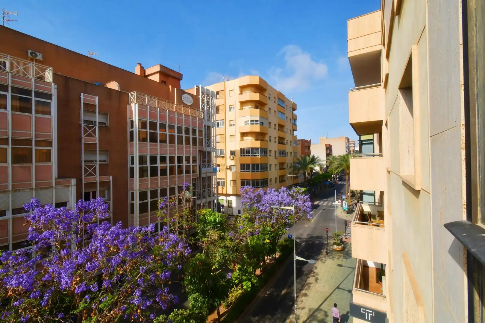 Außenansicht von Büro zum Verkauf in El Ejido mit Klimaanlage und Möbliert