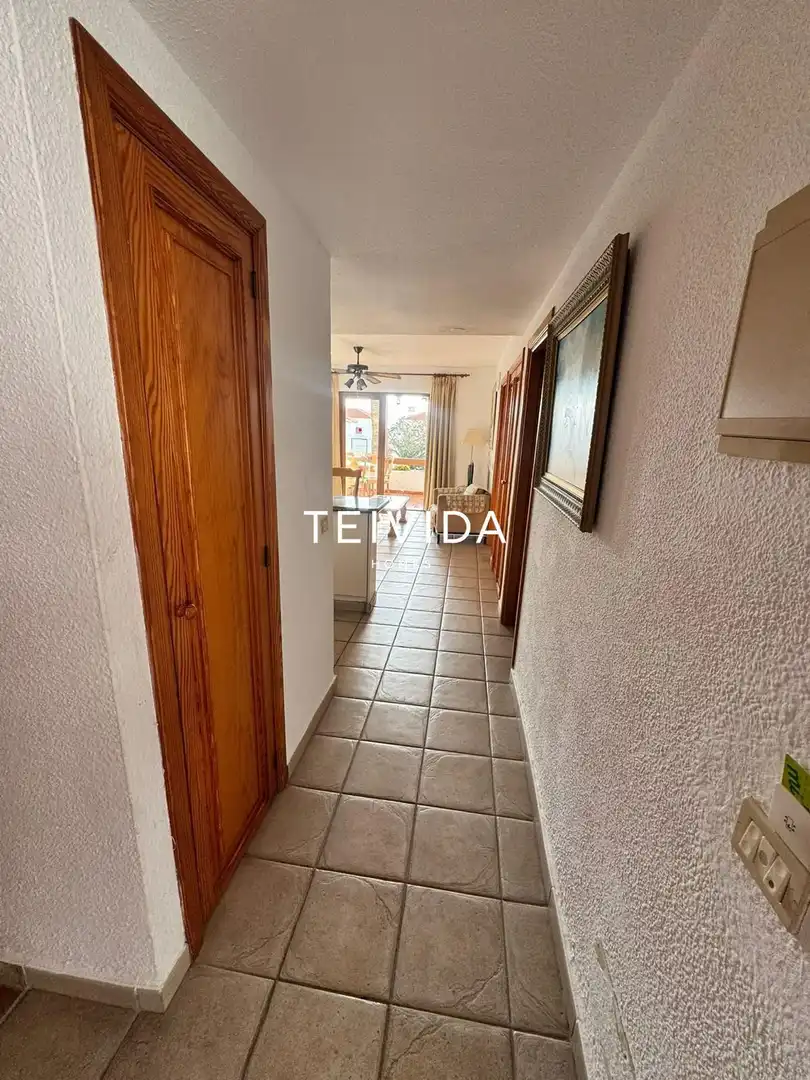 Piso en venta en Arona con Terraza, Piscina y Piscina comunitaria