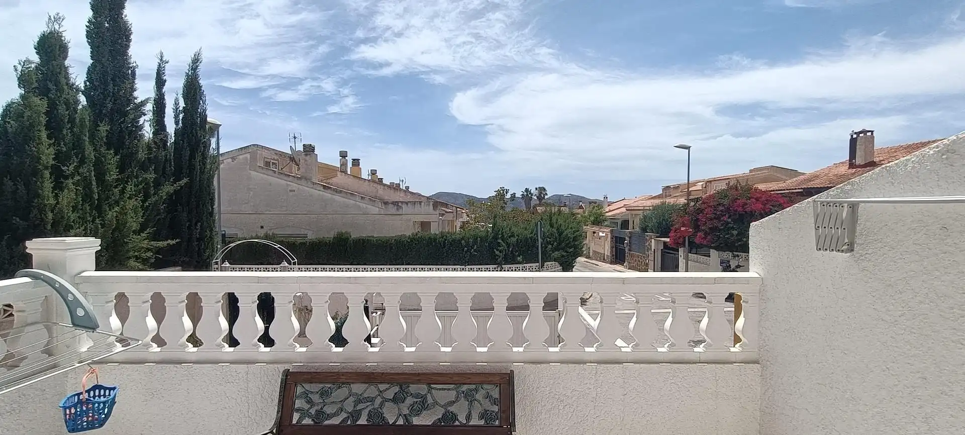 Vista exterior de Casa adosada en venta en La Nucia con Aire acondicionado, Calefacción y Jardín privado