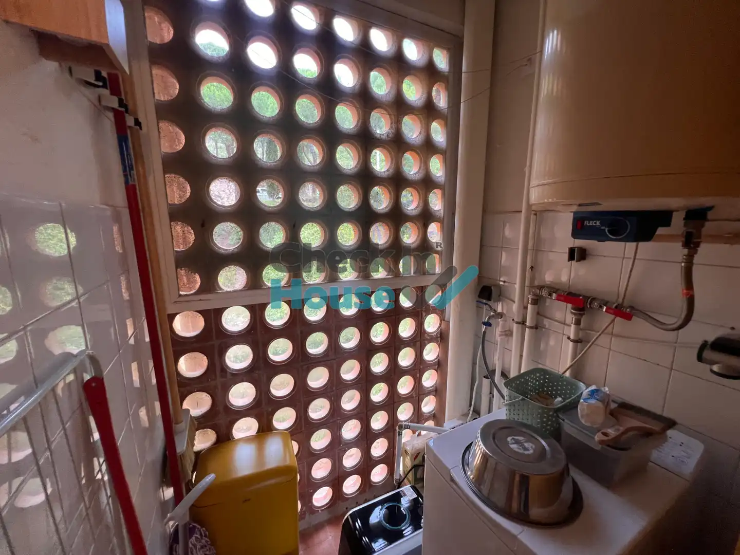Cuina de Apartament de lloguer en Sant Feliu de Guíxols amb Moblat, Forn i Rentadora