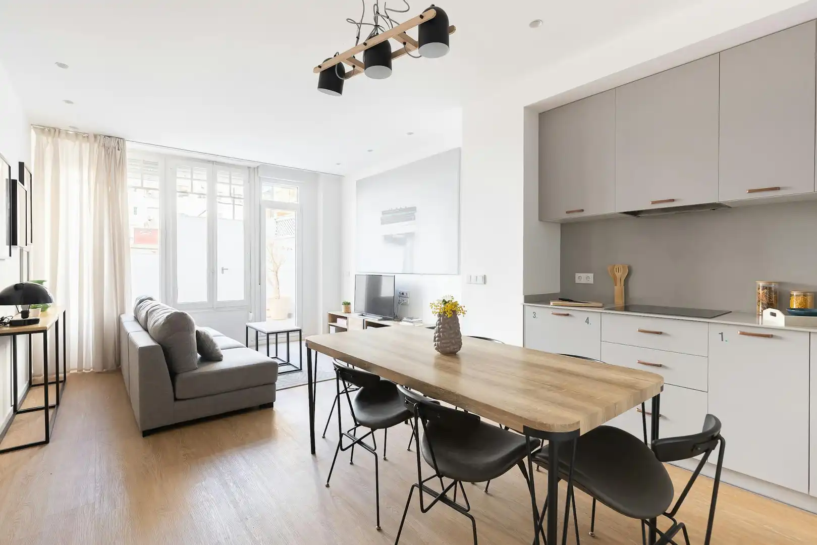 Living room of Flat for share in Valencia  with Air Conditioner, Furnished and TV