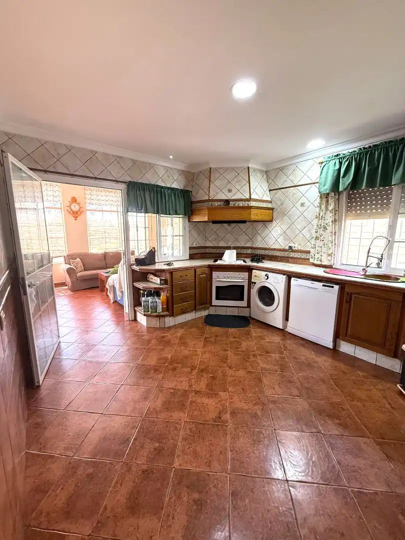 Kitchen of Houses for sale in El Puerto de Santa María  with Air Conditioner, Private garden and Storage room