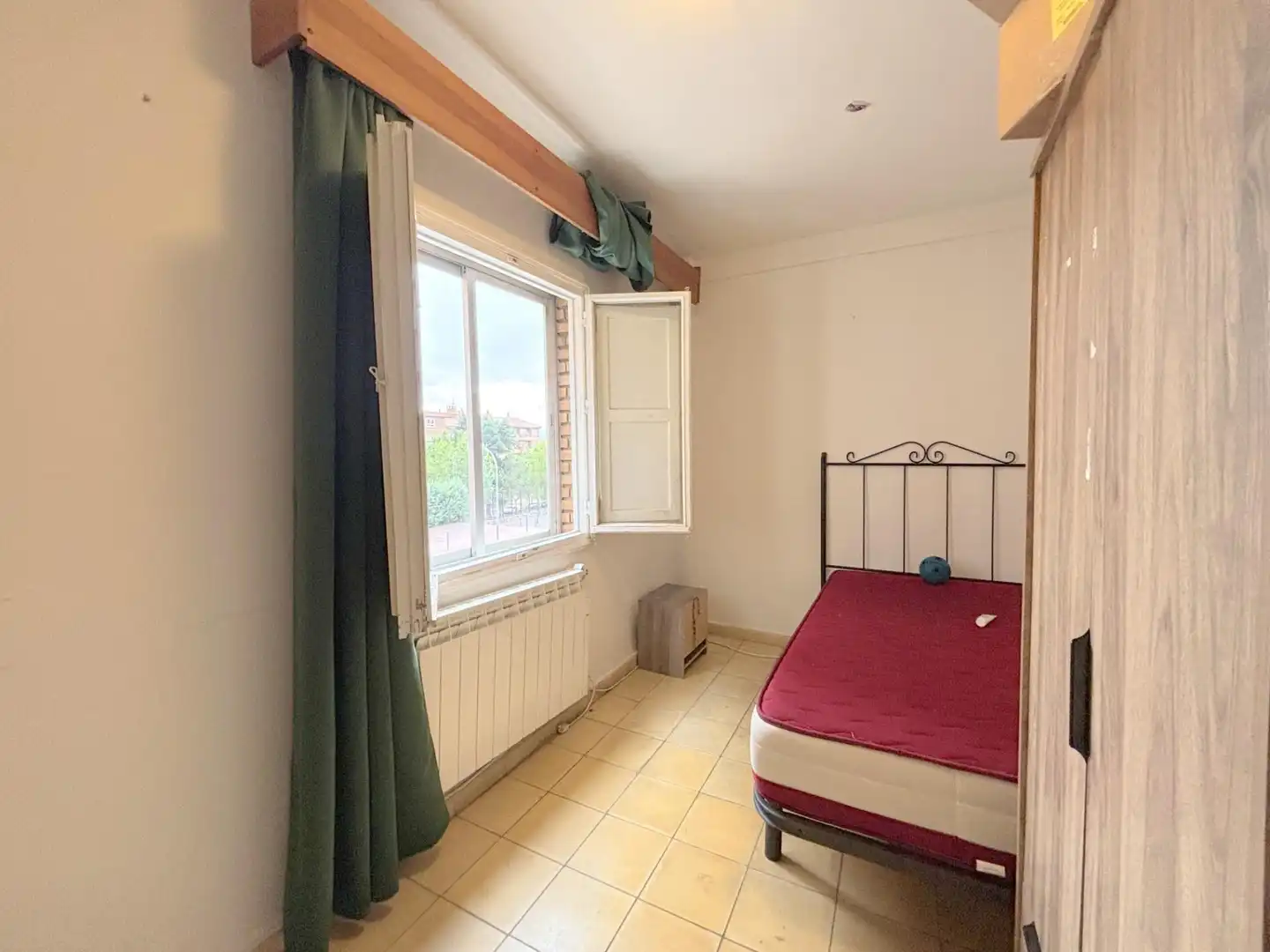 Bedroom of Flat for sale in Ávila