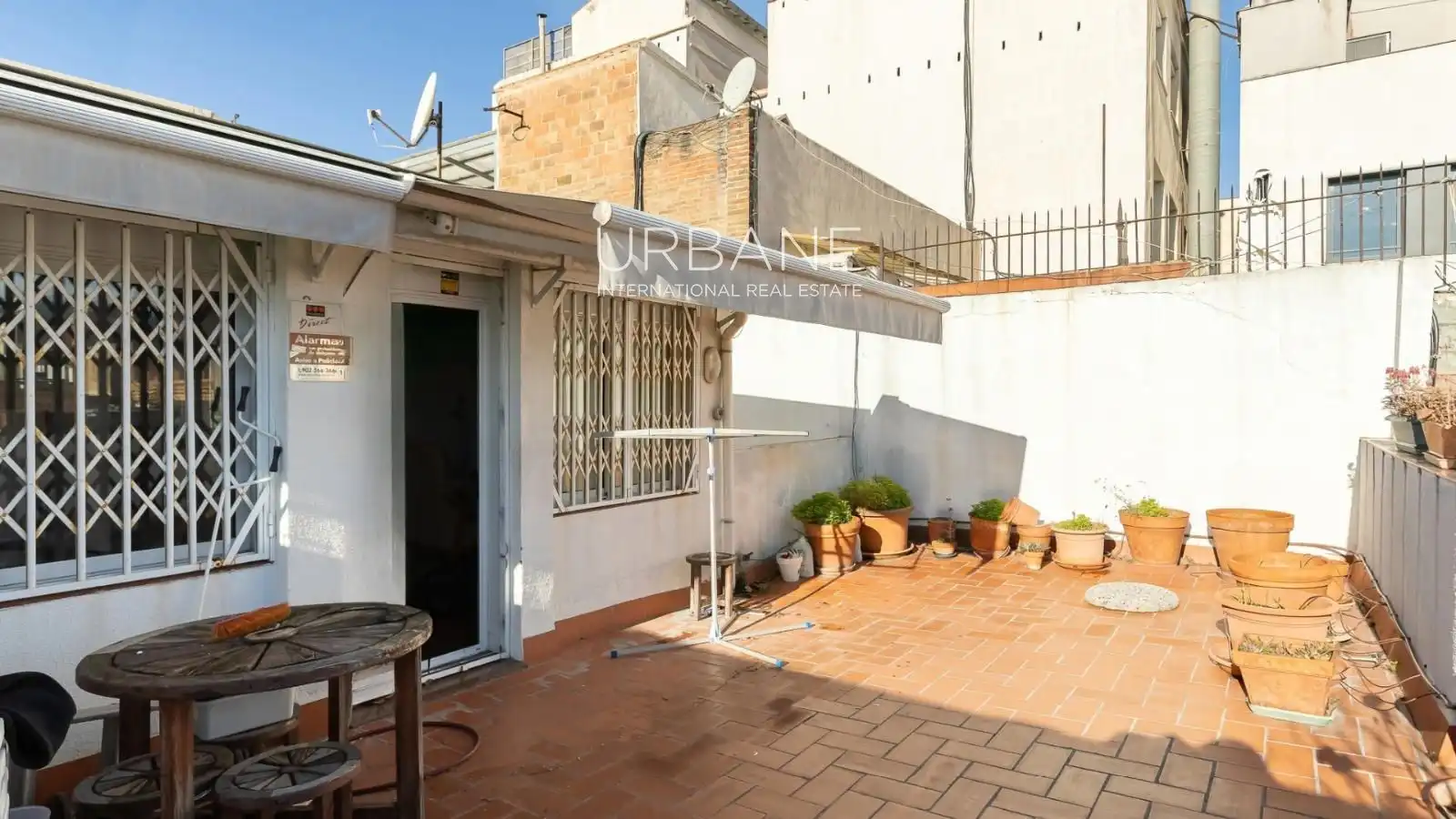 Vista exterior de Ático en venta en Barcelona con Aire acondicionado, Calefacción y Terraza