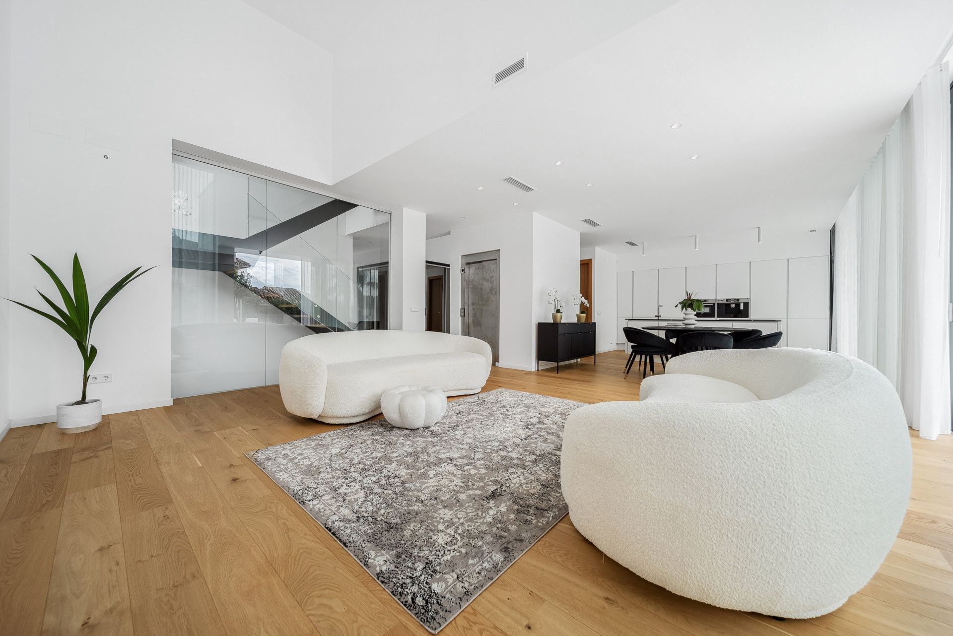 Living room of House or chalet for sale in Marbella  with Air Conditioner, Private garden and Terrace