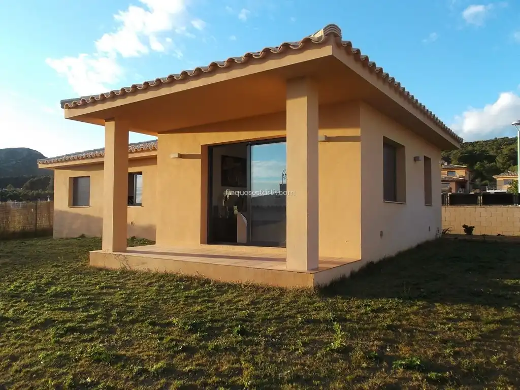 Casa en venta en Calle Torreilles