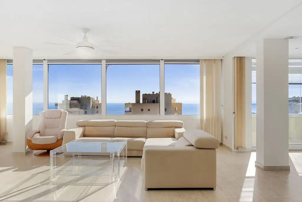 Wohnzimmer von Maisonette zum Verkauf in Torremolinos mit Klimaanlage, Terrasse und Möbliert