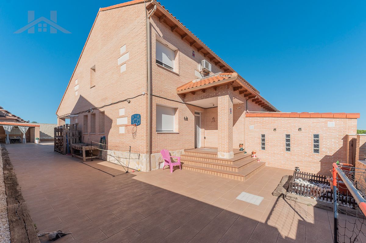 Casa adosada en venta