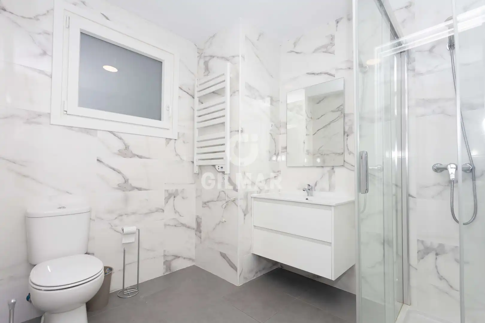Baño de Piso en venta en Madrid con Calefacción y Balcón