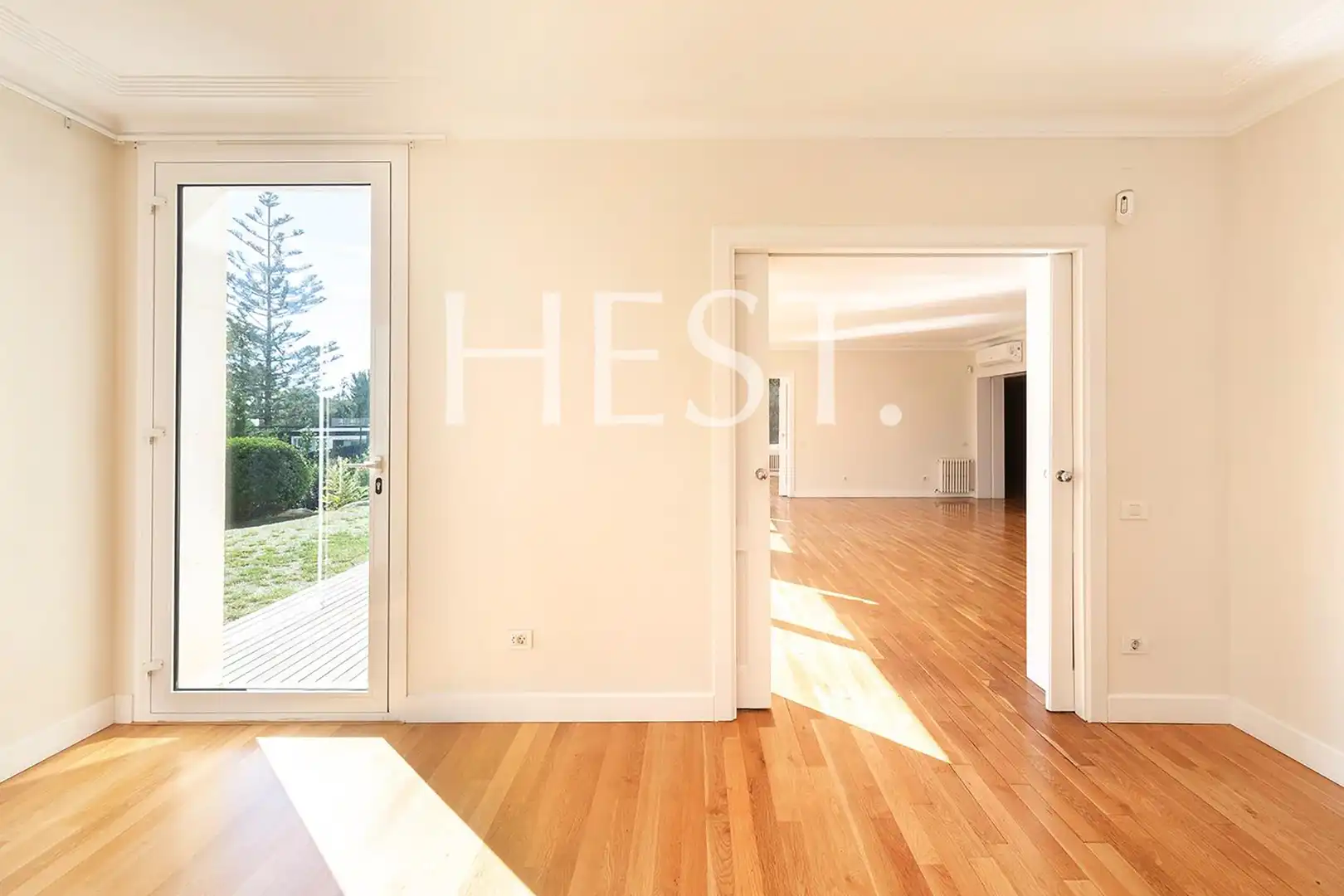 Vista exterior de Casa o chalet de alquiler en Barcelona con Aire acondicionado, Calefacción y Jardín privado