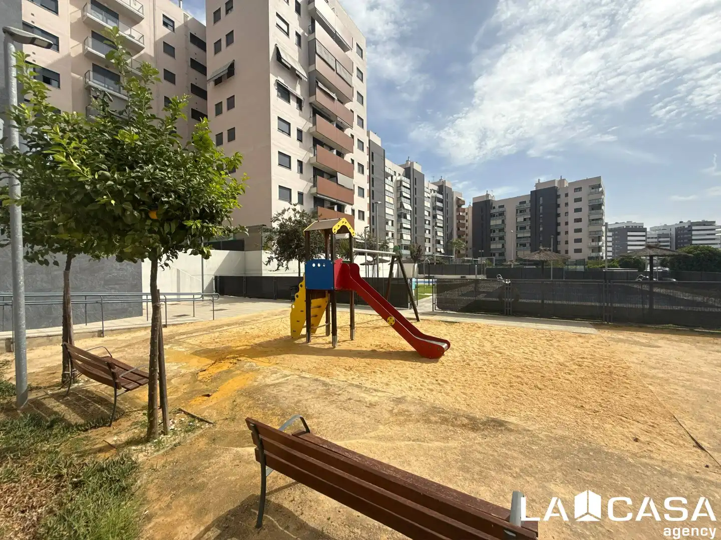Parking de Piso en venta en Entrenúcleos