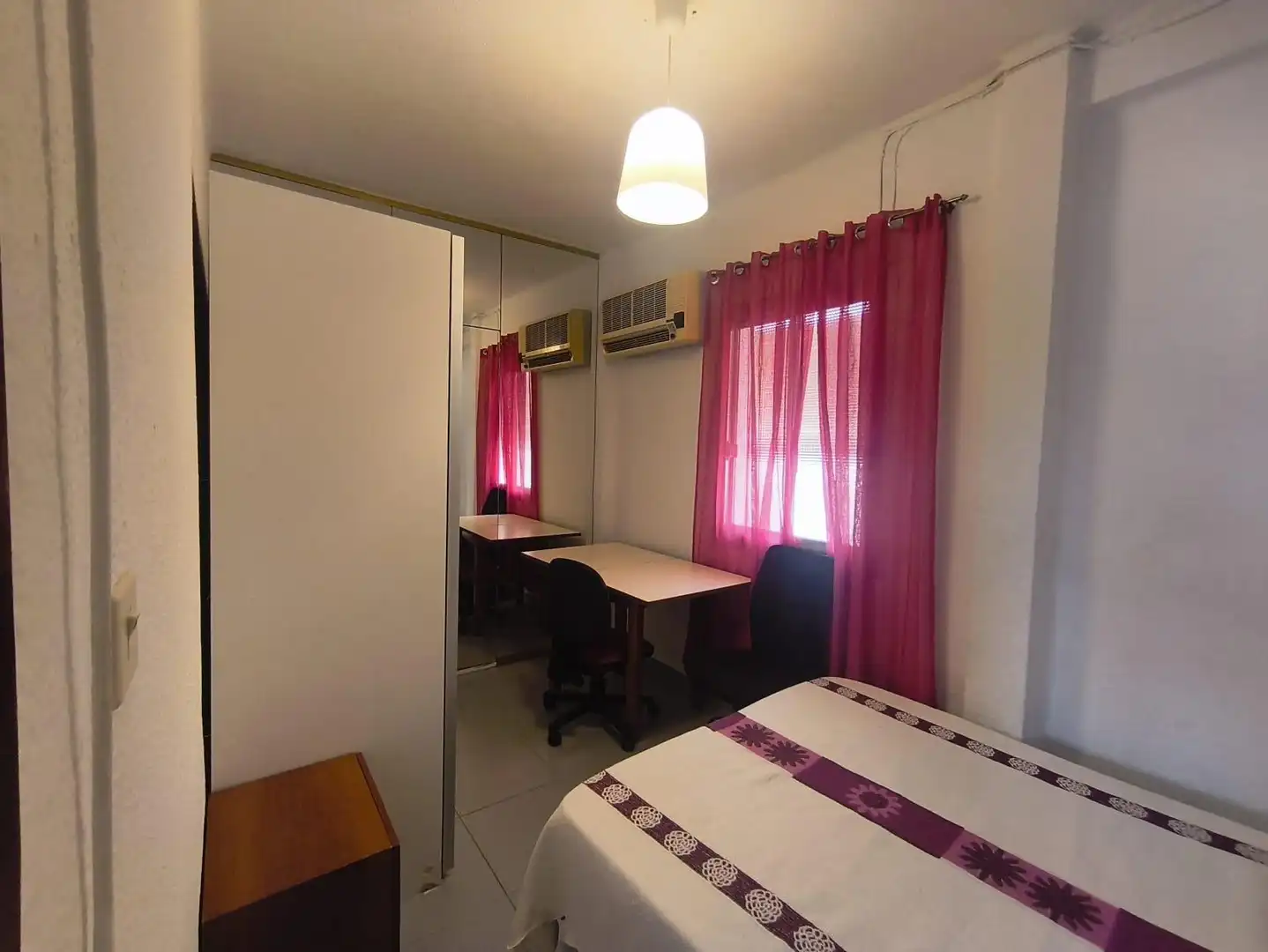 Schlafzimmer von Wohnung zur Miete in Almería mit Klimaanlage, Terrasse und Abstellraum
