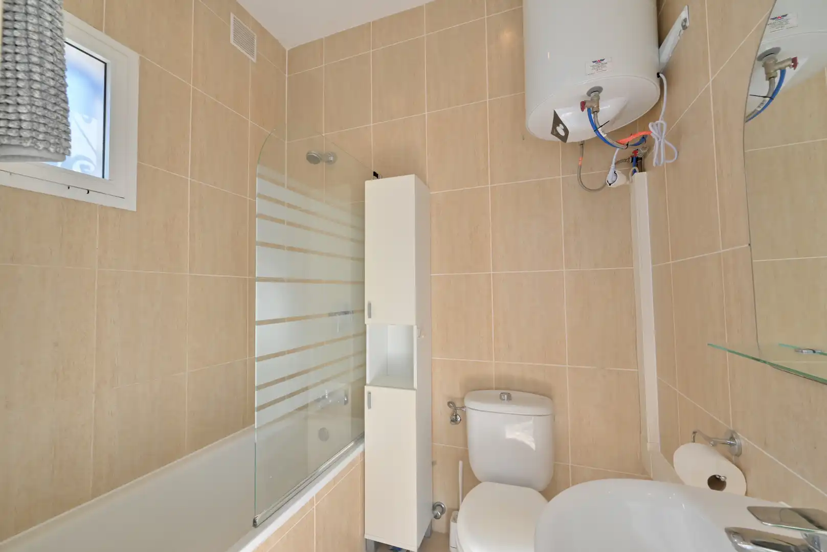 Bathroom of Ground floor for sale in Calahonda 