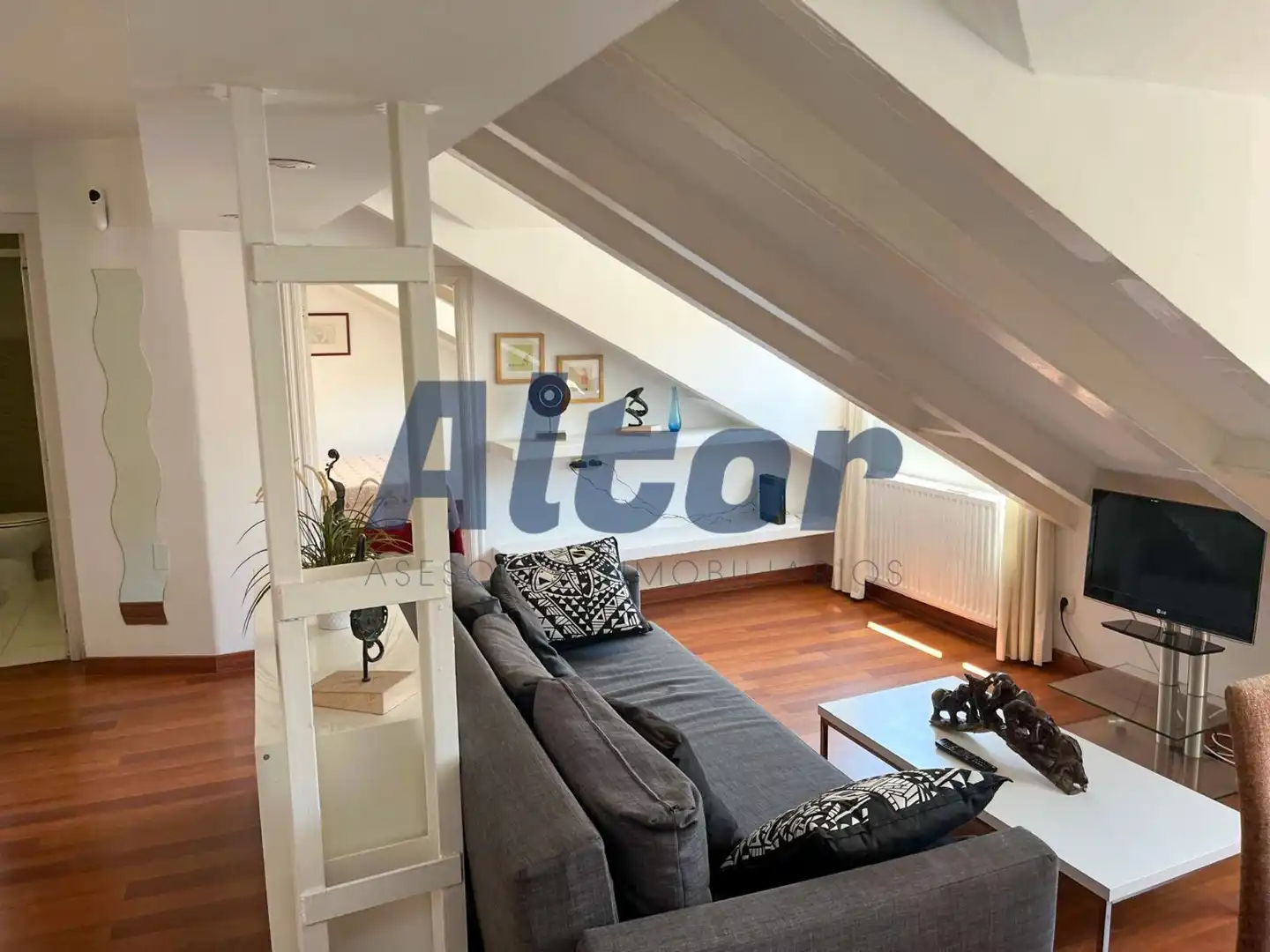 Sala d'estar de Dúplex de lloguer en Madrid amb Aire condicionat, Calefacció i Moblat