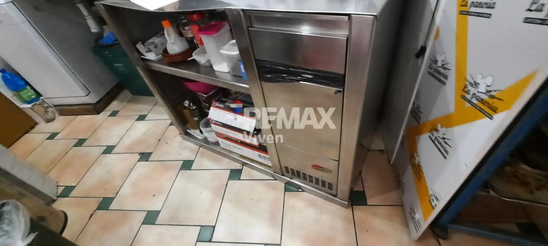 Local en traspaso en Vilanova i la Geltrú con Amueblado