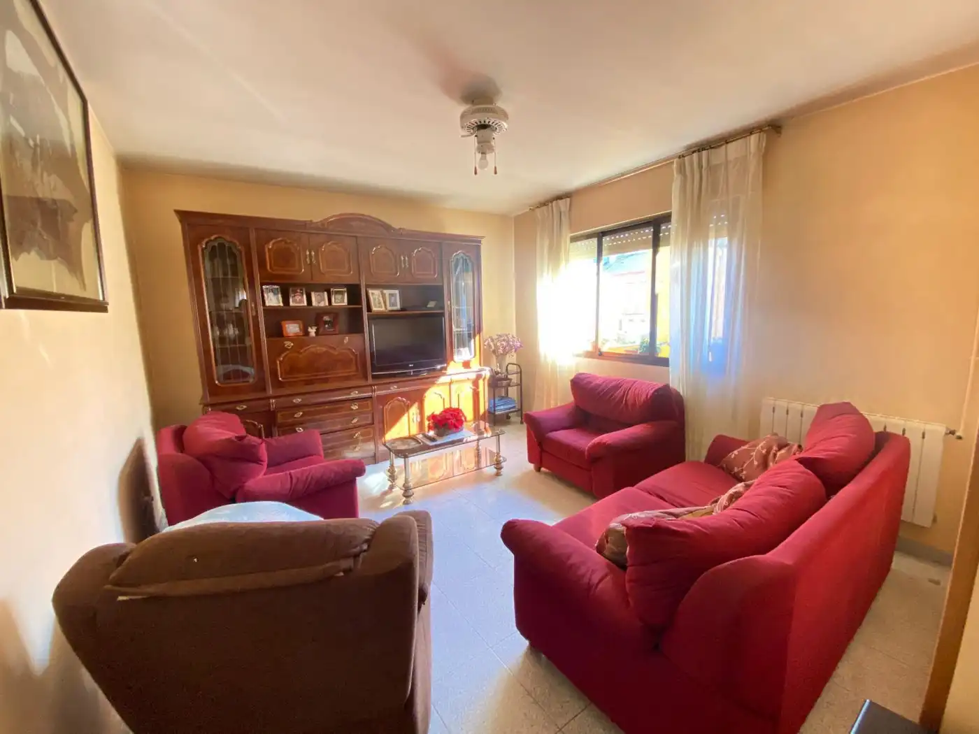 Sala d'estar de Casa o xalet en venda en Ponferrada amb Calefacció, Terrassa i Traster